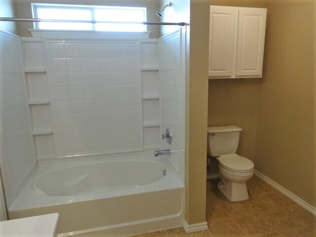 Building Photo - 211 Remington Run