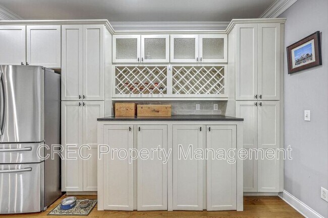 Building Photo - 100 Jordan Ct