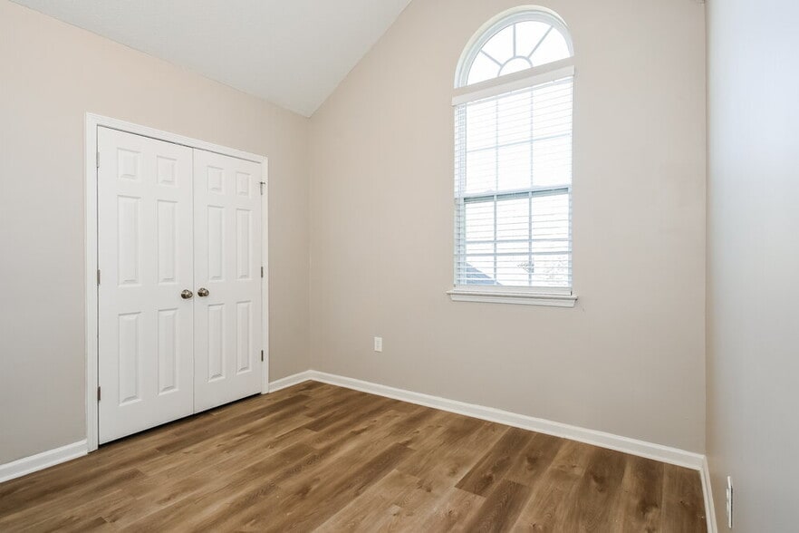 Building Photo - 3004 Summer Breeze Dr