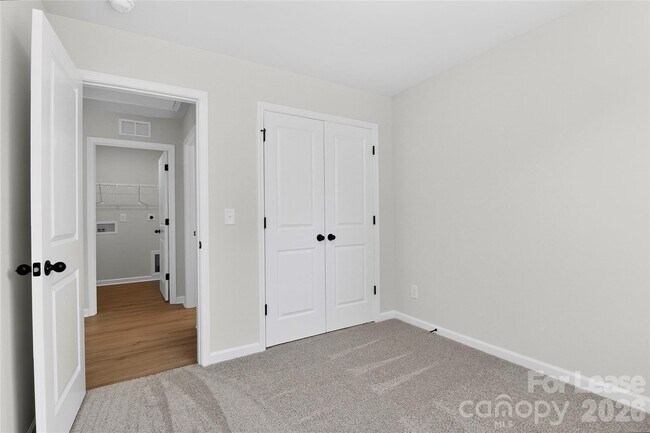 Building Photo - 341 N Hoskins Rd