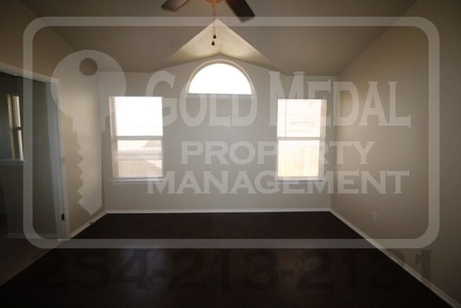 Building Photo - Willamette Wins – Where Convenience Meets Everyday Living!