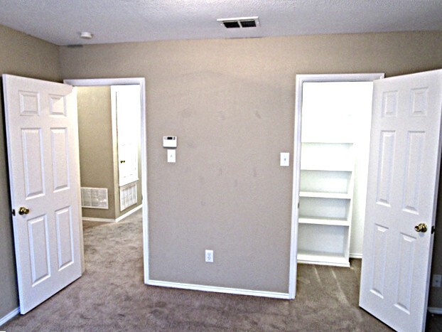 Building Photo - 11812 Ponderosa Pine Dr