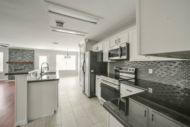 Building Photo - 11 Verbena Bend Pl