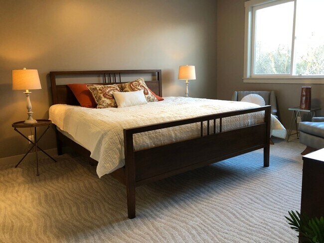 Building Photo - 2018 New Construction Your Home Away From Home