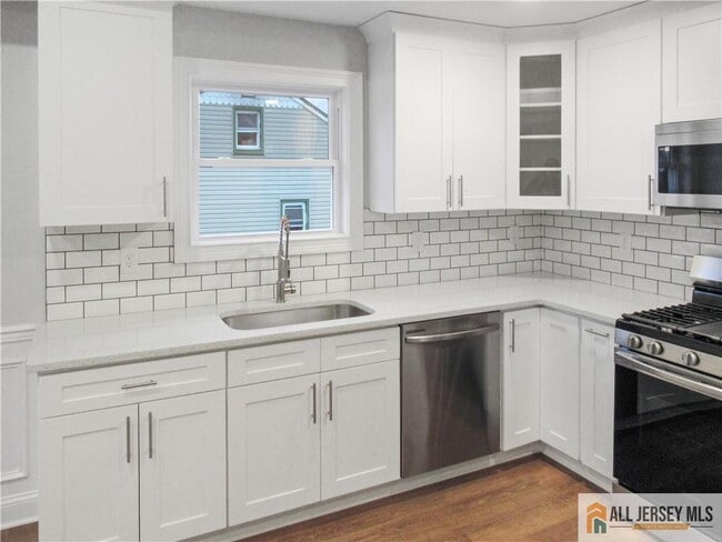 Building Photo - 502 Alpine St