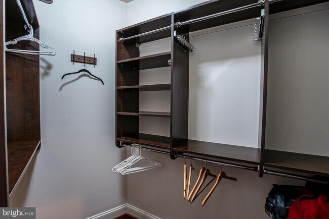 Building Photo - 1904 Vermont Ave NW