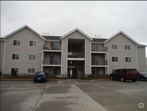 Building Photo - Pet Friendly 3 bedroom 2 Bath Condo