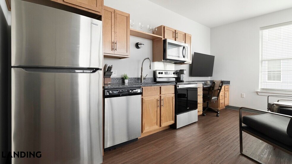 Building Photo - 302 13th St S