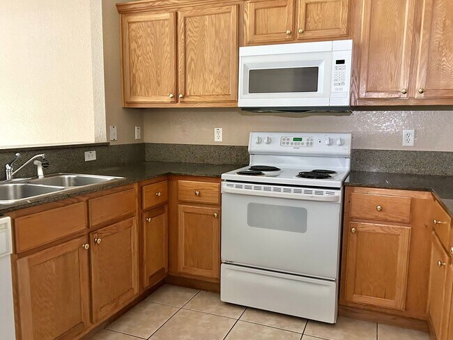 Building Photo - R# 5900-P