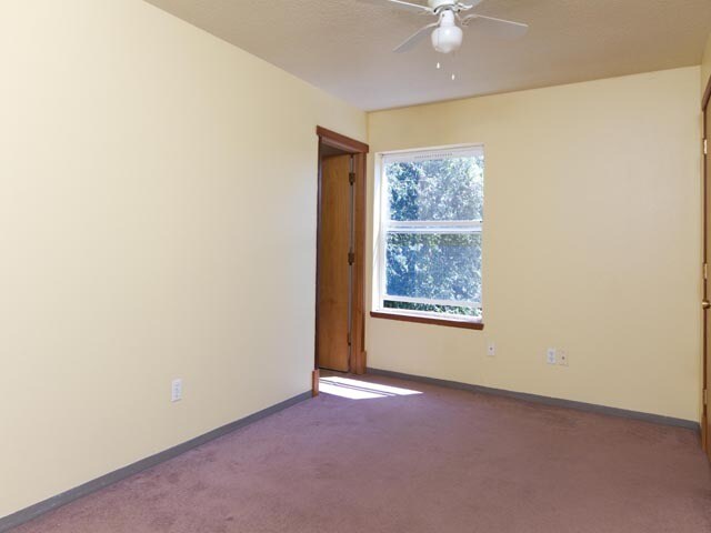 Building Photo - 46 NE Sacramento St