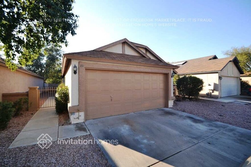 Primary Photo - 921 S Val Vista Dr