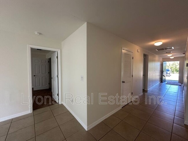 Building Photo - 5521 Gillot Blvd