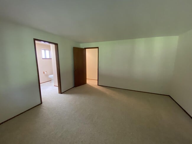 Building Photo - 501 E Michelle Dr