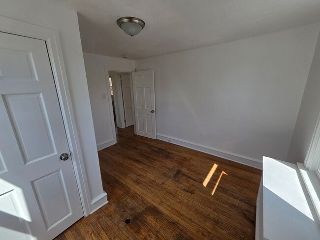 Building Photo - 19 Champlain Ave