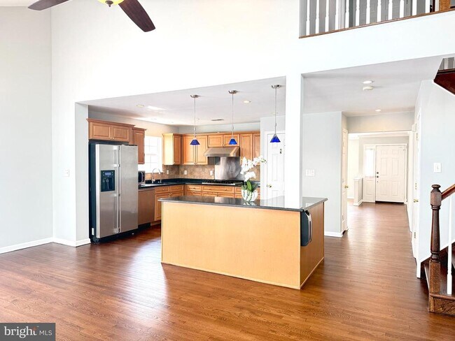 Building Photo - 25 Canal View Dr