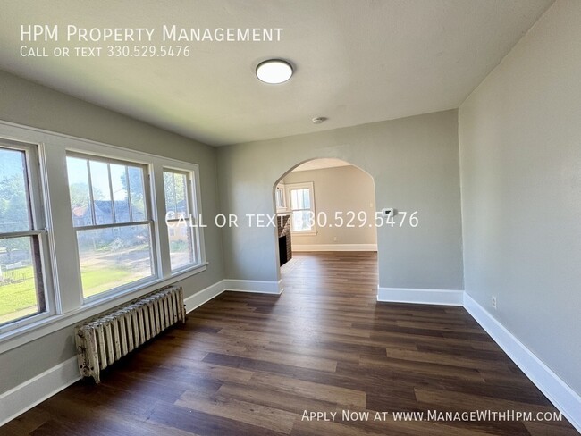 Building Photo - 1259 Oxford Ave NW