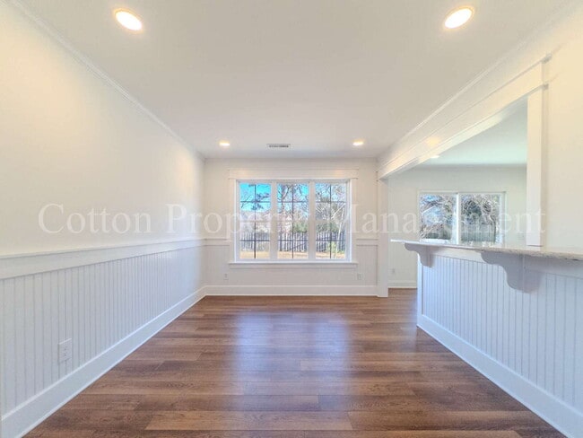 Building Photo - 4BR/2.5BA Pet Friendly home – BONUS Electricity Included! – Close to Beach & Shopping – $2,600/month