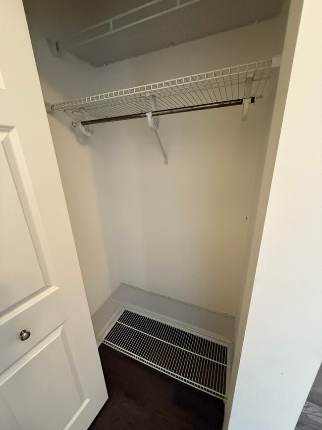 Building Photo - 2856 Henley Ln