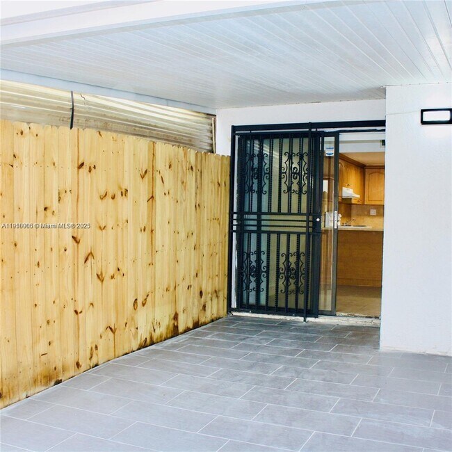 Building Photo - 2079 W 54th Terrace