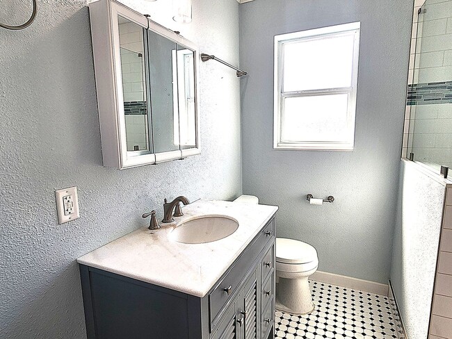 Building Photo - Updated 3-bedroom, 2-bath home