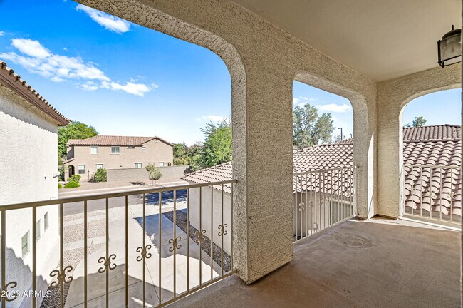 Building Photo - 4046 S Tatum Ln