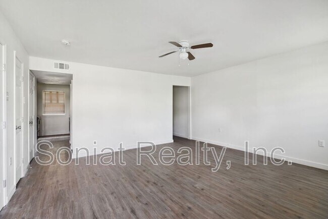 Building Photo - 7710B N Coronet Court