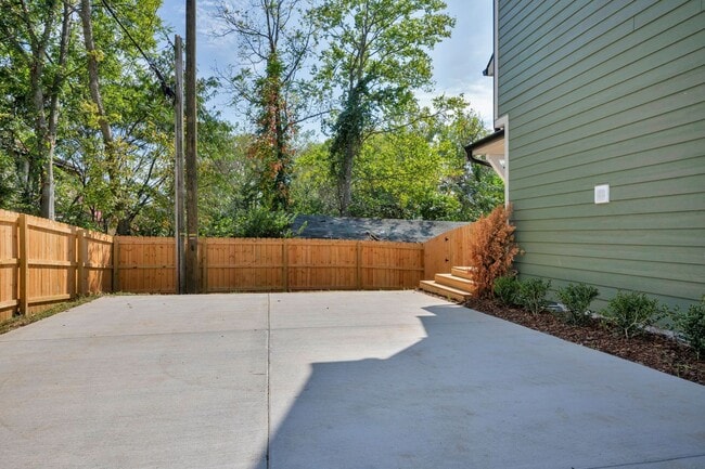 Building Photo - New Build in Old Hickory!