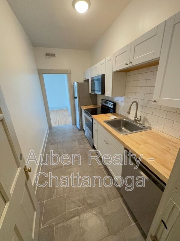 Building Photo - 1203 Peachtree St