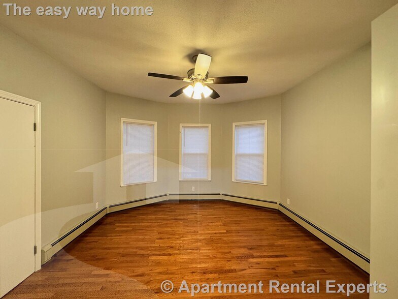 Building Photo - 10 Pearl St Pl