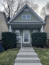Building Photo - 108 1/2 Riverview Dr