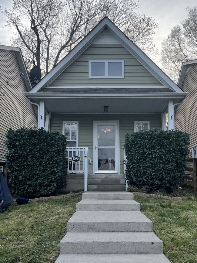 Primary Photo - 108 1/2 Riverview Dr