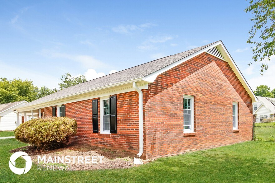 Building Photo - 1126 Sequoia Dr