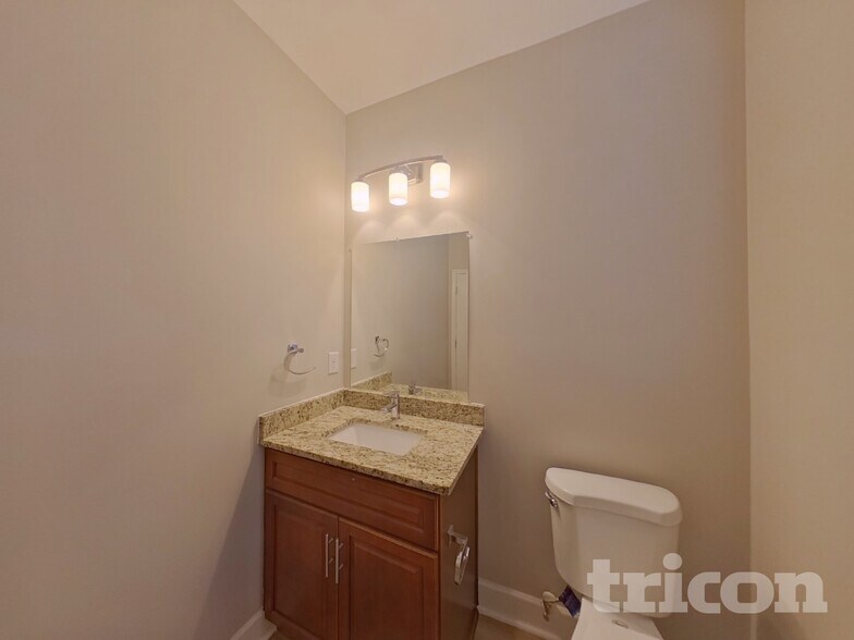 Building Photo - 420 Best Friends Turn Alley