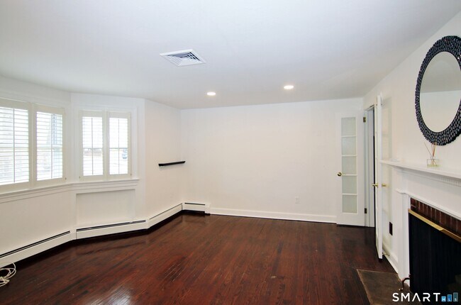 Building Photo - 37 Glen Ave