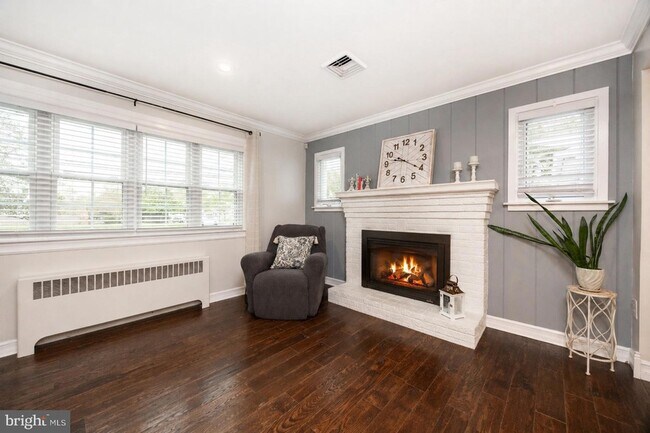 Building Photo - 70 Level Rd