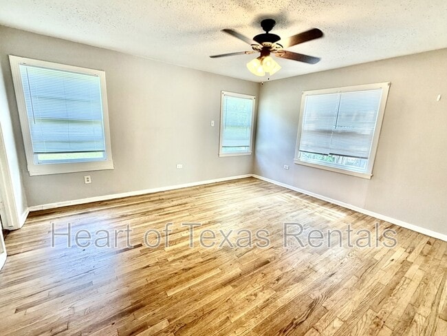 Building Photo - 4010 Homan Ave