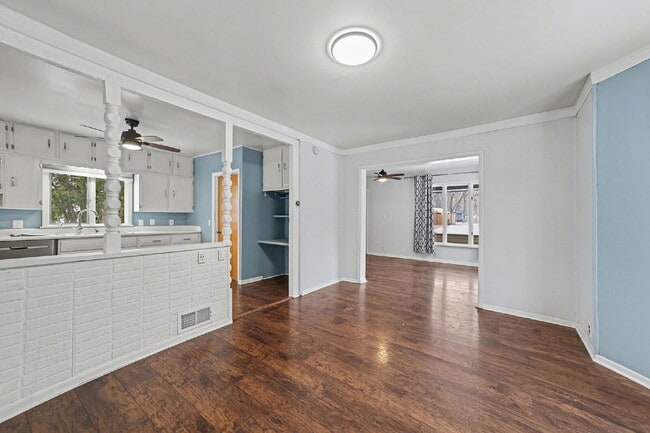 Building Photo - Stunning 3 bedroom rental minutes from downtown - $1800/Month