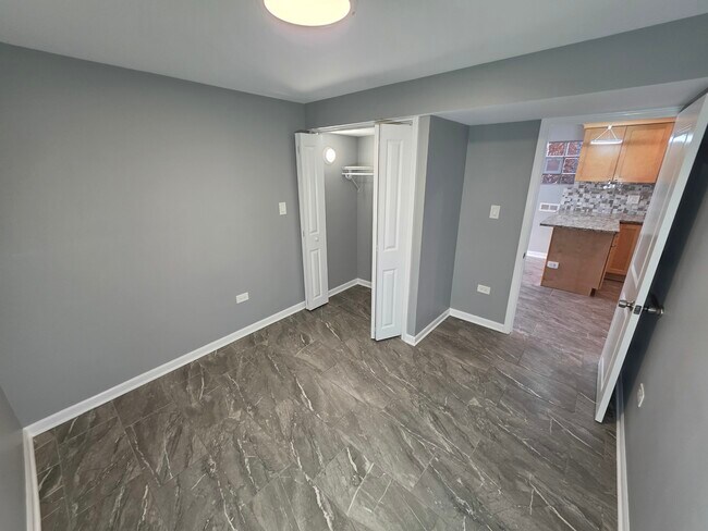 Building Photo - 5134 W Henderson St