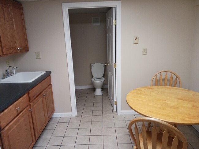 Building Photo - 150 Estelle Dr