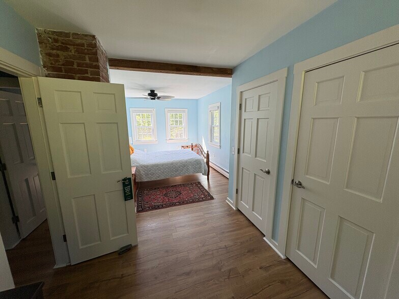 Second floor bedroom - 66 Stagecoach Rd