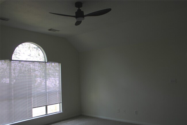 Building Photo - 2118 Laurel Oaks Dr