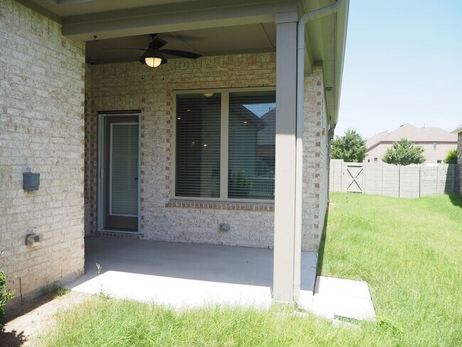 Building Photo - 3 Bed 2 Bath Argyle Home