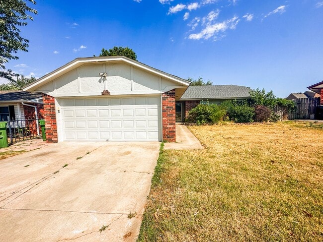 Primary Photo - Great 3 Bed & 2 Bath Home in Yukon!
