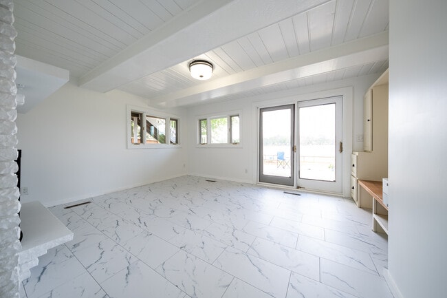 Building Photo - 8564 Lincoln St