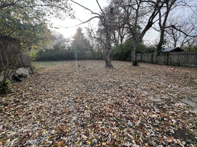 Building Photo - 31 Crockett St