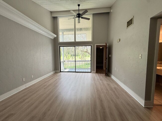 Building Photo - 5006 Sherwood Ln