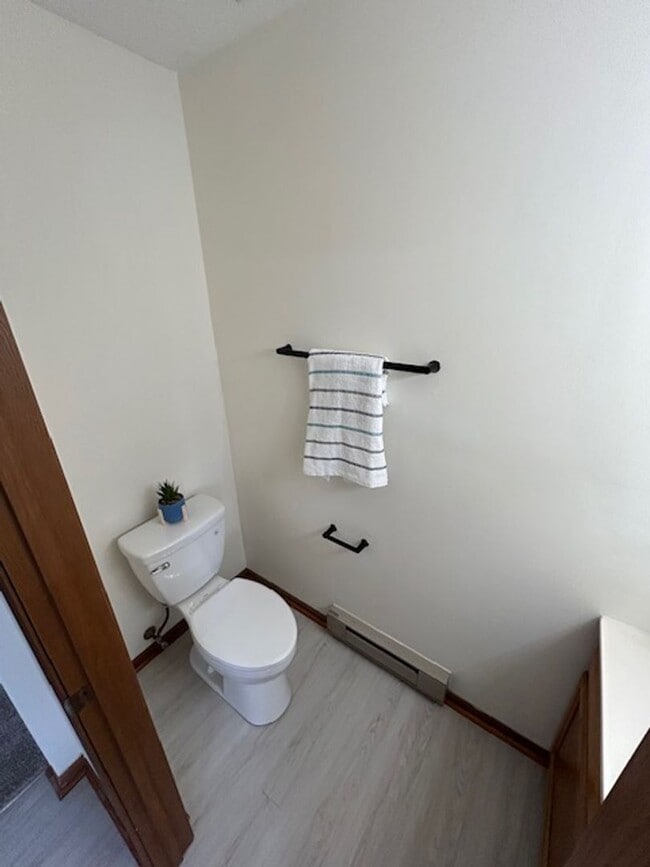 Building Photo - 2-Bedroom Townhome - Available Soon!