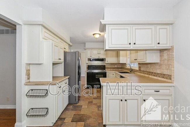 Building Photo - 373 S Covington St