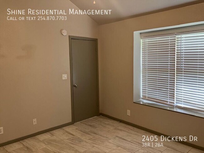 Building Photo - 2405 Dickens Dr
