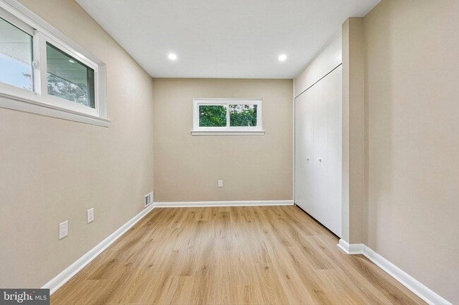 Building Photo - 7200 Vellex Ln